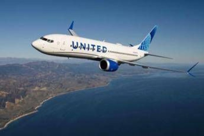 Passeggera bloccata nel bagno dell'aereo: sfiorato l'atterraggio d'emergenza negli Usa