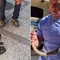 Kennedy ancora a caccia di serpenti, stavolta non viene morso Kennedy ancora a caccia di serpenti, stavolta non viene morso