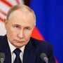 Putin attacca l’Europa: "Accusarci per disordini è segno di debolezza" Putin attacca l’Europa: "Accusarci per disordini è segno di debolezza"