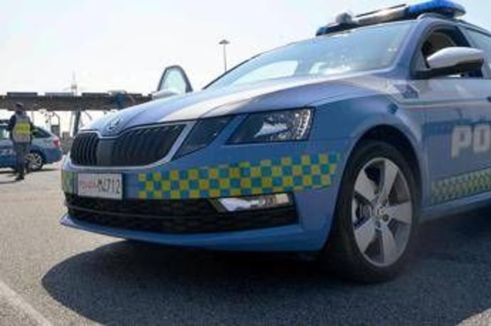 Macerata, assalto a portavalori in A14: usati esplosivo e armi semiautomatiche Macerata, assalto a portavalori in A14: usati esplosivo e armi semiautomatiche