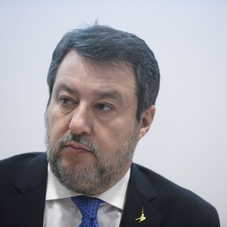 Salvini “Italiani fanno sacrifici, giusto chiedere contributo a banche”
