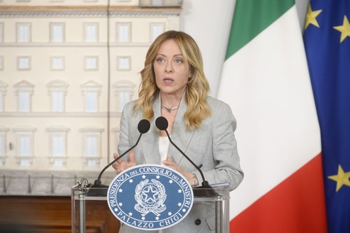 Carburanti, Meloni “Avanti con misure, ma in forma più contenuta”