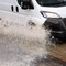 Nubifragio su Roma, strade allagate e traffico in tilt: giornata da incubo
