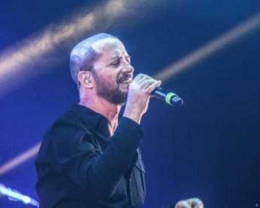 Per Raf nuovo intervento alla faringe, saltano i concerti del tour 'Infinito - Palasport'