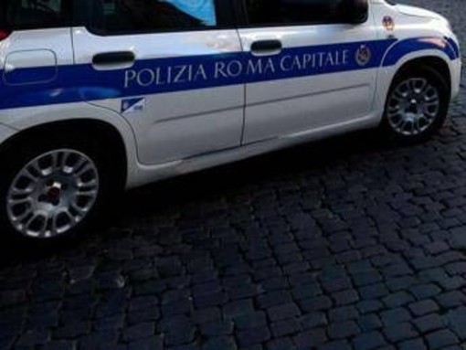Roma, 14enne travolto da un suv su marciapiede davanti a scuola: è grave