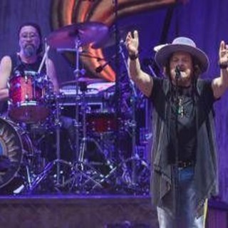 Zucchero contro Bezos: &quot;Perché viene a rompere i cogl...?&quot;