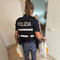 Non mangiava da giorni e viveva in condizioni di degrado a Fiuggi: poliziotti le comprano cibo Non mangiava da giorni e viveva in condizioni di degrado a Fiuggi: poliziotti le comprano cibo