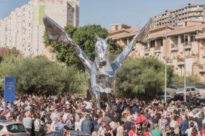 Arte, una mamma di Librino ringrazia Presti: "E' uno di noi e ci ha insegnato a sognare" Arte, una mamma di Librino ringrazia Presti: "E' uno di noi e ci ha insegnato a sognare"