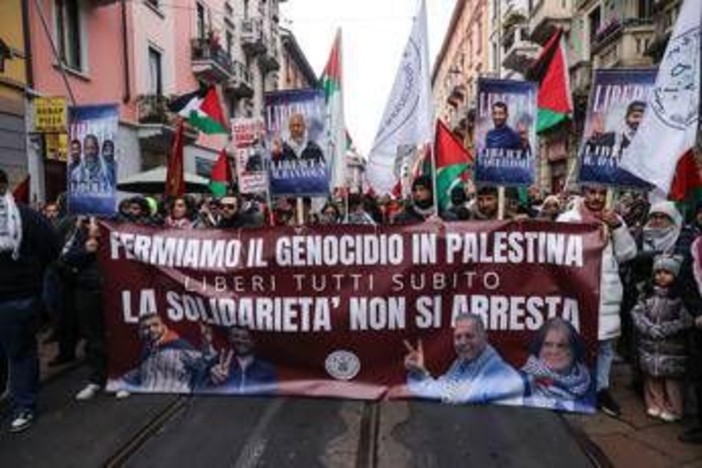 Cronista insultata a corteo Pro Pal: "Clima incandescente, mi sono sentita fuori casa in casa mia" Cronista insultata a corteo Pro Pal: "Clima incandescente, mi sono sentita fuori casa in casa mia"