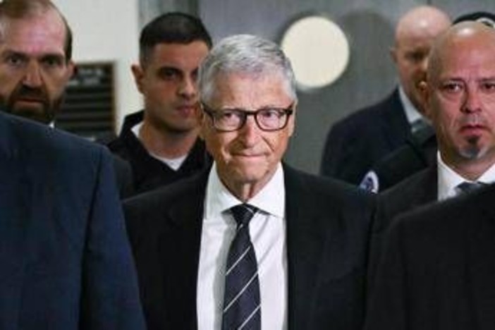 Bill Gates testimonia a porte chiuse sul caso Epstein: "Grave errore incontrarlo"