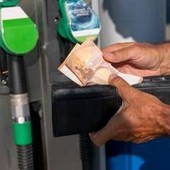 Caro carburanti, Cdm approva proroga taglio accise per 7 giorni Caro carburanti, Cdm approva proroga taglio accise per 7 giorni